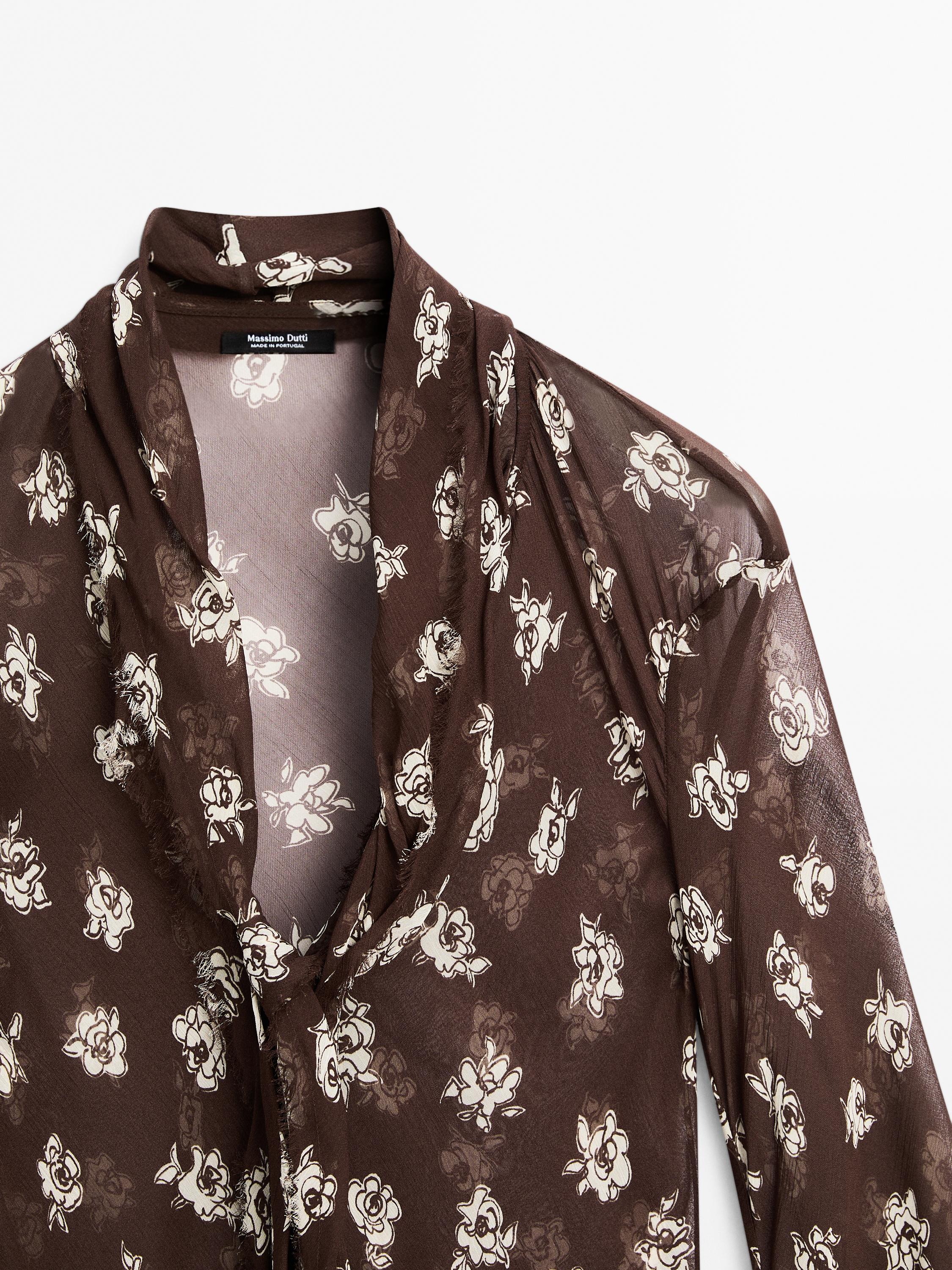 Flowing shirt with scarf collar